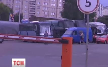 Журналисты узнали, как в обход запрета ездят автобусы из Киева в оккупированный Донецк