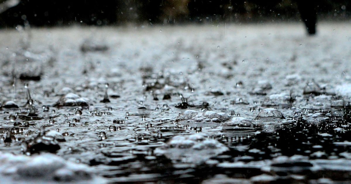 Двох чоловіків звинуватили в чаклунстві через сильну грозу і поховали живцем
