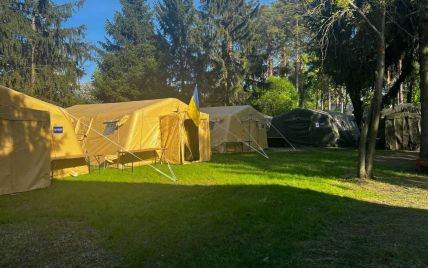 В Ирпене создали первый палаточный городок: как устроились люди, потерявшие свои дома