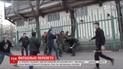 На матче "Мариуполь"–"Динамо" произошла стычка между копами и болельщиками