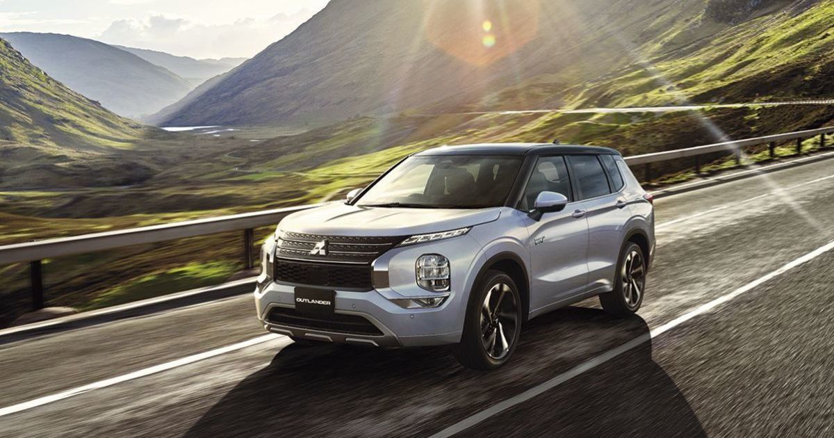 Гибридный кроссовер Mitsubishi Outlander вызвал безумный ажиотаж на рынке