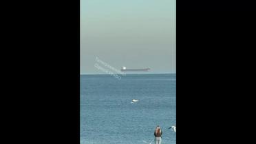 В Одессе заметили корабли, которые "плыли" в небе 