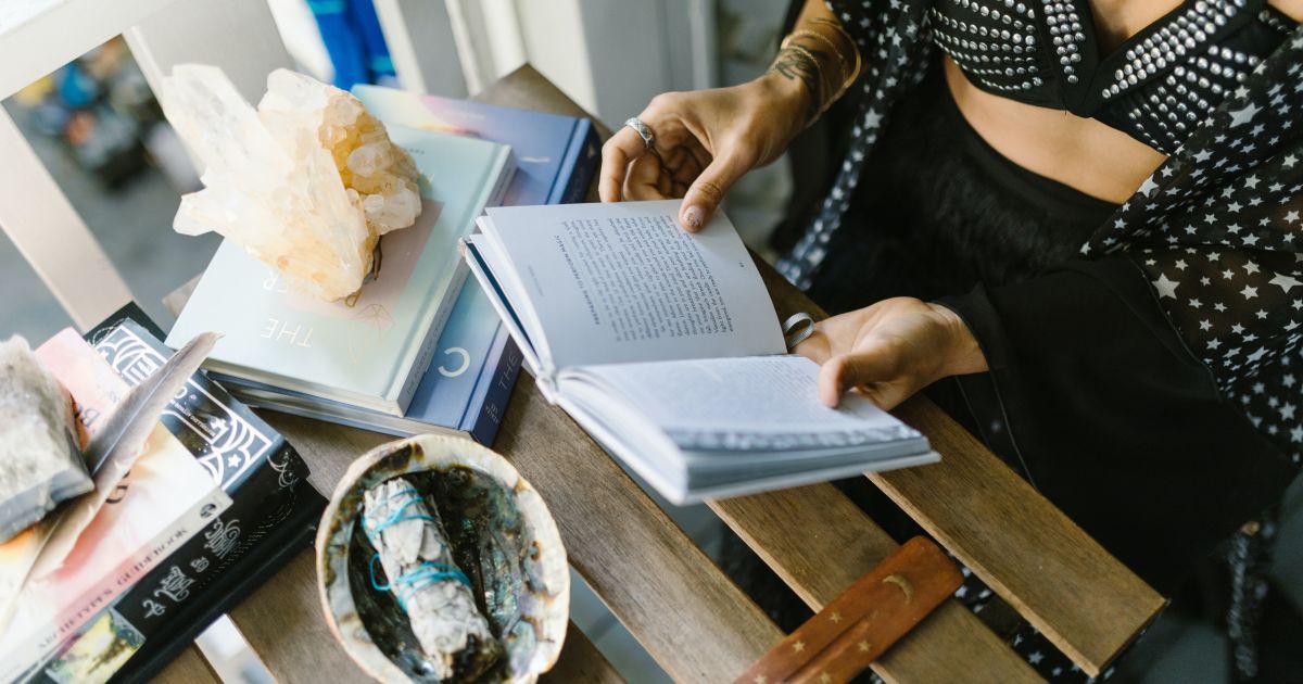 Гороскоп на 14 декабря для всех знаков зодиака по картам Таро