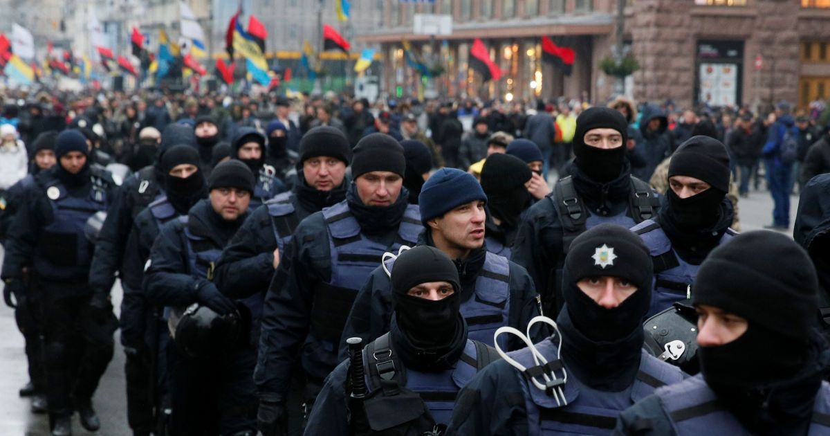 В МВД рассказали, сколько правоохранителей охраняло "Марш за импичмент" в Киеве
