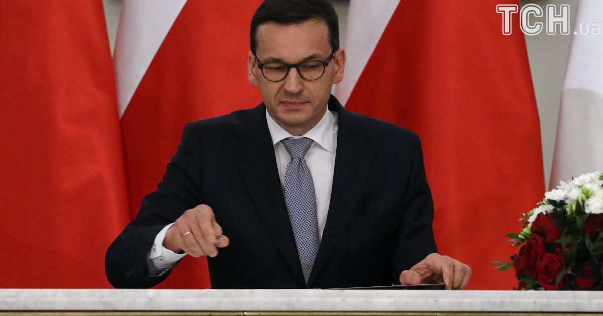 Польский премьер приравнял гетмана Хмельницкого до Гитлера