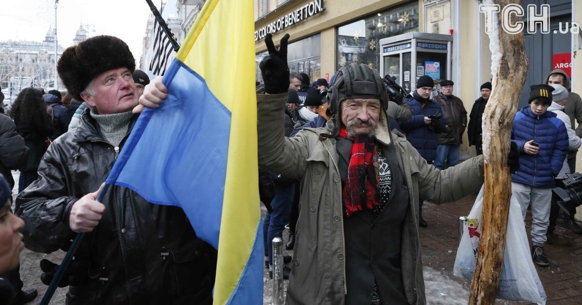 Под Печерским судом собираются сторонники Саакашвили. Полиция заблокировала въезды