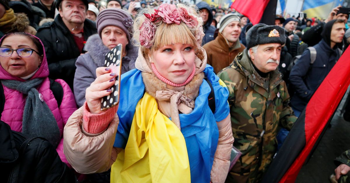 "Юра Луценко продажная шкура" - участники "Марша за импичмент" добрались до Генпрокуратуры