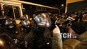 Автобусна “барикада” і силовики в екіпіруванні. Що відбувається під СІЗО, де утримують Саакашвілі 