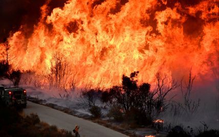 В калифорнийских пожарах могут сгореть имения Джорджа Лукаса и Милы Кунис