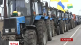 Селяне и фермеры перекрывают дороги по всей Украине