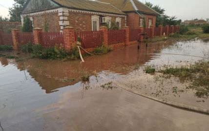 Сильні опади призвели до підтоплень будинків в Урзуфі