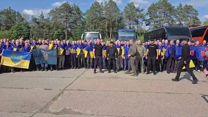 Великий обмін “1000 на 1000”: перші 390 українців повернулись додому