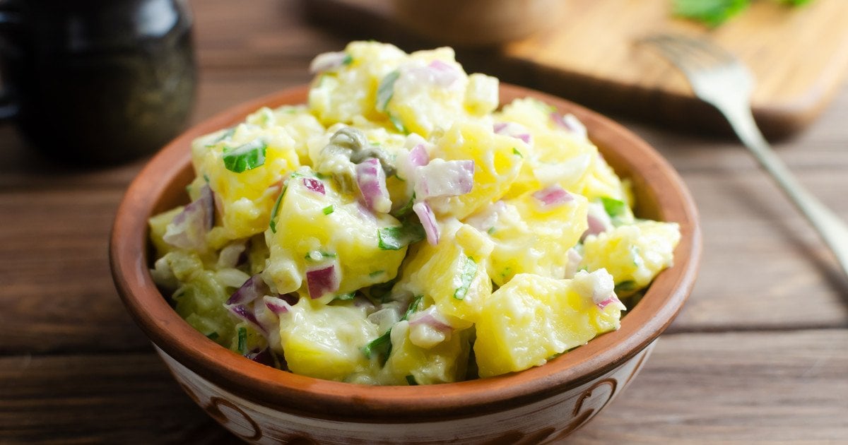 Салат із картоплі та маринованих огірків