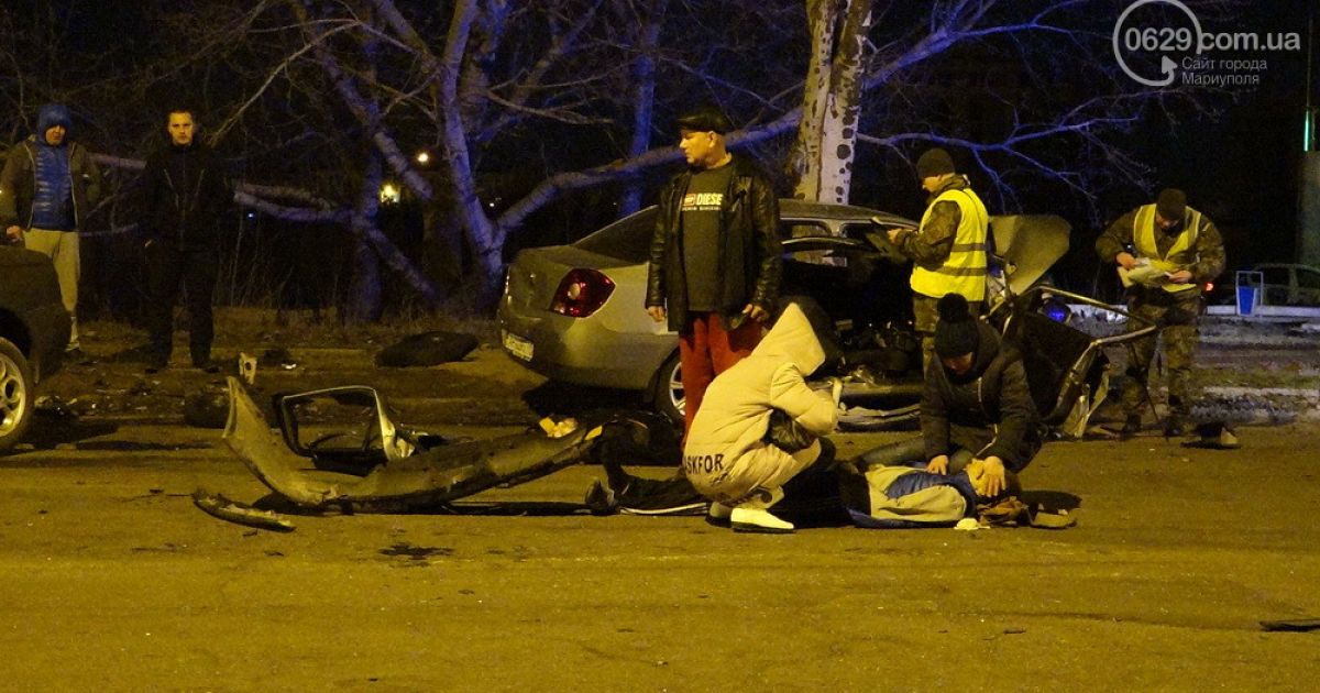В Мариуполе из-за аварии трое людей погибли, двое - в тяжелом состоянии