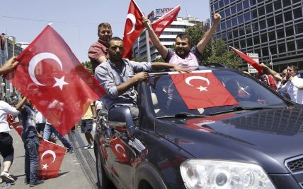 Спроба перевороту у Туреччині. Що відбувається в країні просто зараз