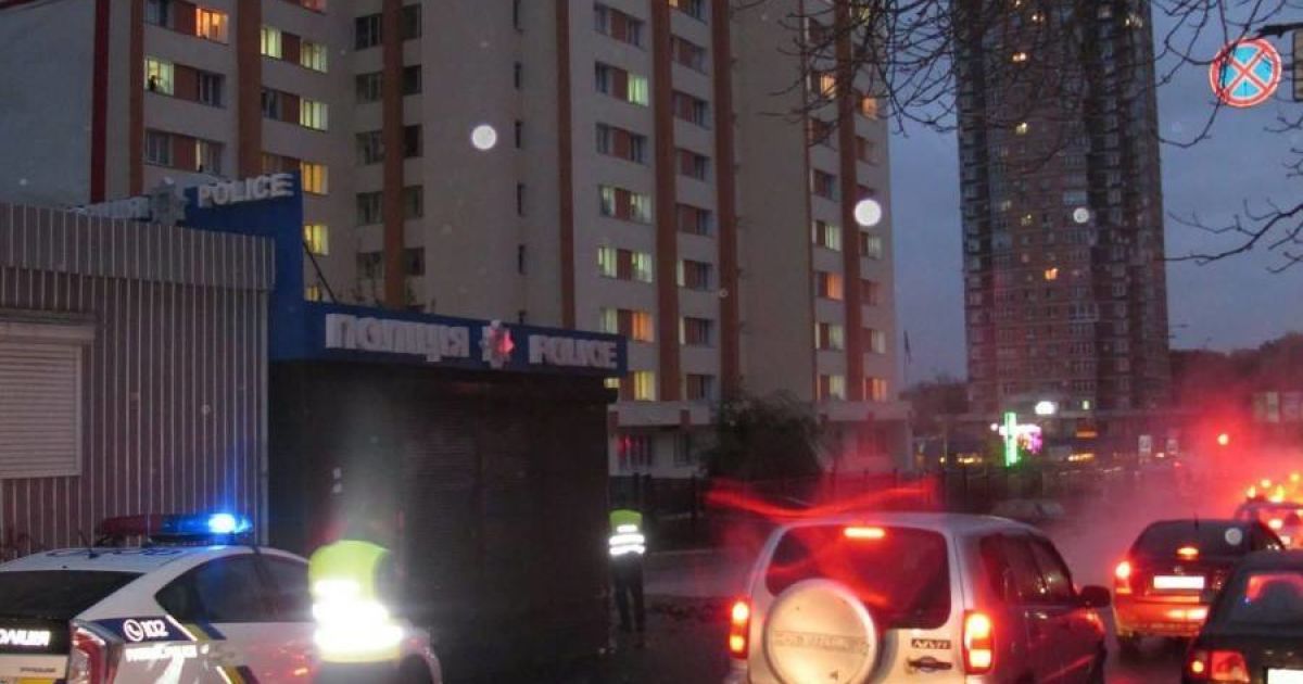 прорив труби на Караваєвих Дачах у Києві_8 / © facebook.com/dtp.kiev.ua