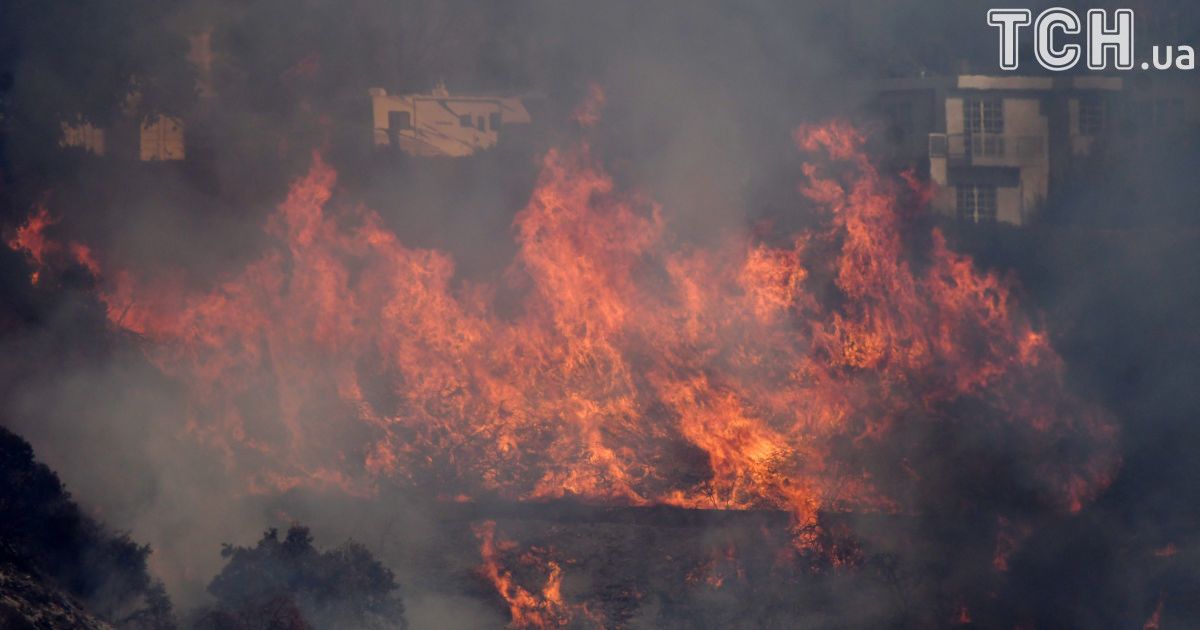 Страшні пожежі охопили Каліфорнію: рятувальники зізнаються, що вже на межі сил