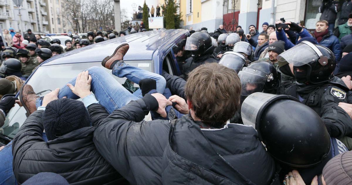 Нацполиция получила поручение на розыск Саакашвили