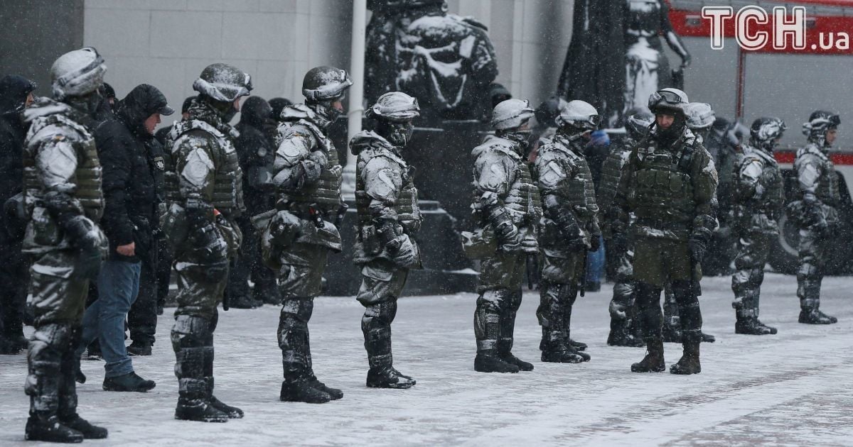 У МВС оприлюднили кількість постраждалих під час сутички з активістами під Радою