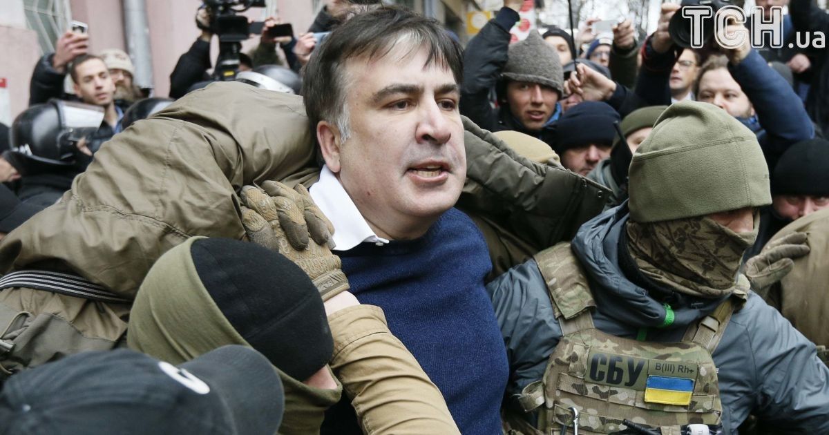 Вивільнений з авто СБУ Саакашвілі закликав українців вимагати імпічменту Порошенка