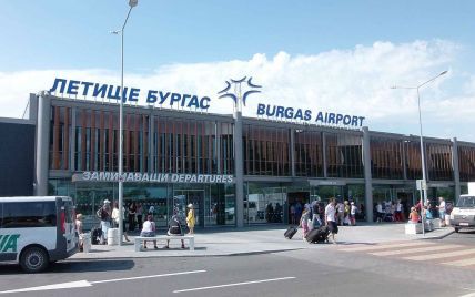 В болгарском аэропорту застряло 150 украинцев с маленькими детьми