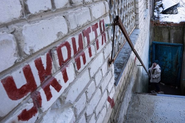 Повітряна тривога: чи можуть не пустити до укриття мешканців не зі свого будинку