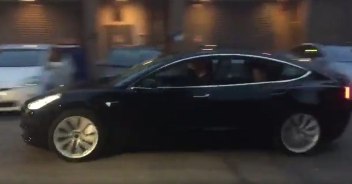 Илон Маск показал на видео Tesla Model 3