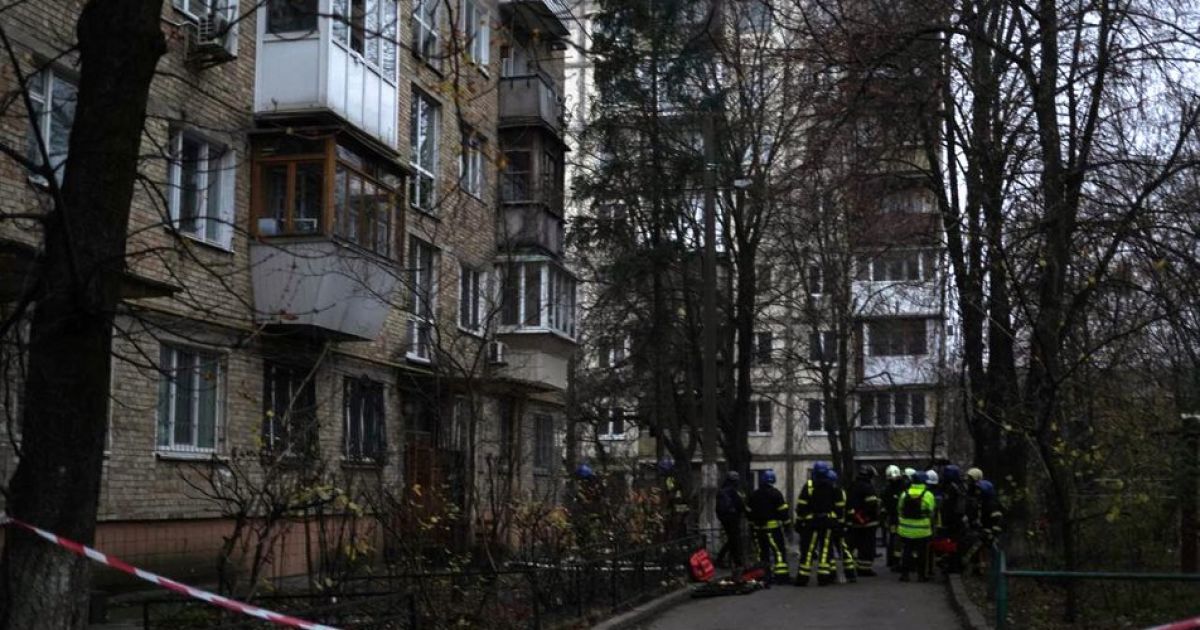 Уламки збитих ракет упали у Печерському та Оболонському районах Києва
