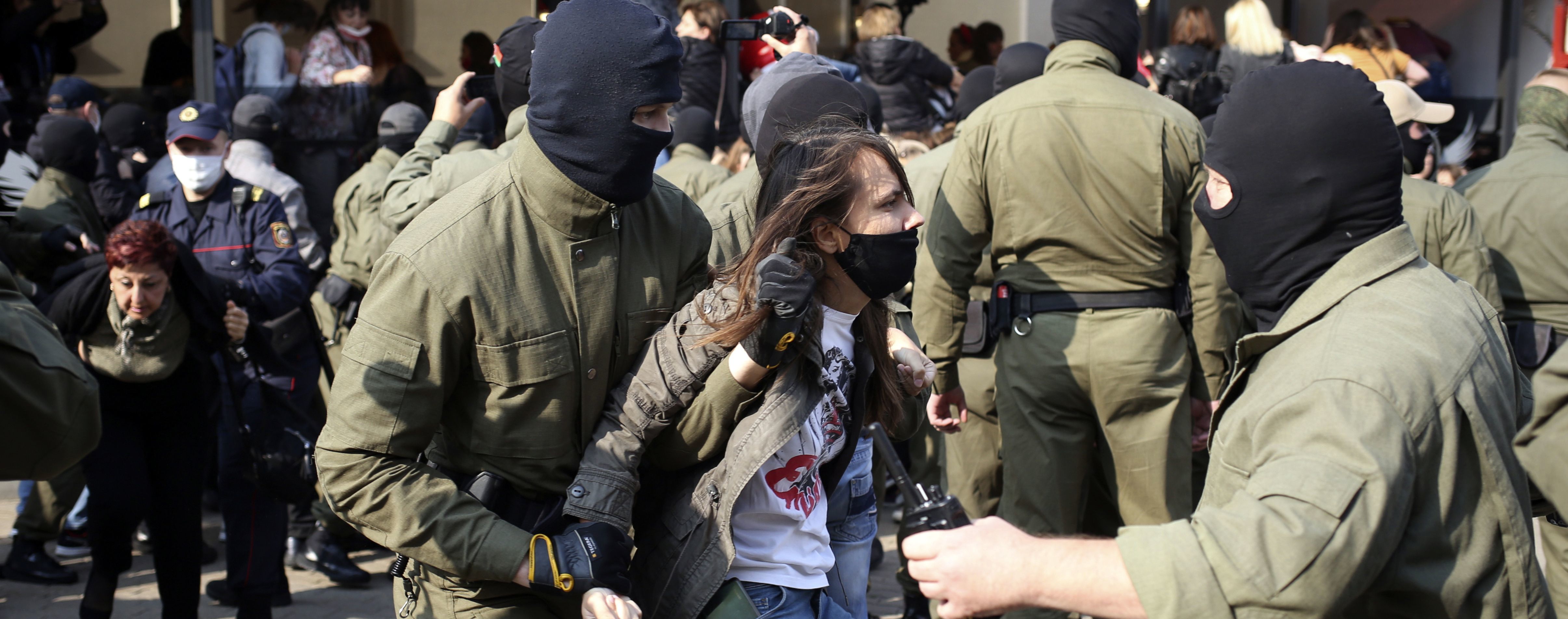 Не жалели ни молодых, ни пожилых: как ОМОН разгонял Марш женщин в Минске