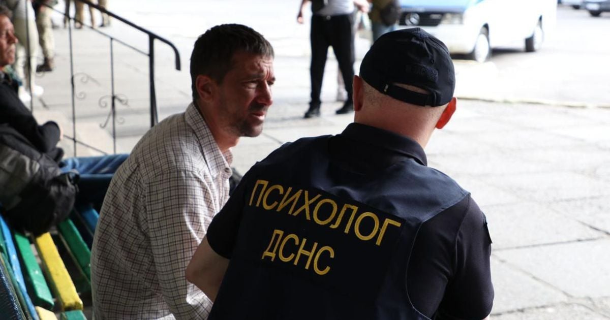 Из зоны подтопления после теракта на Каховской ГЭС спасают людей