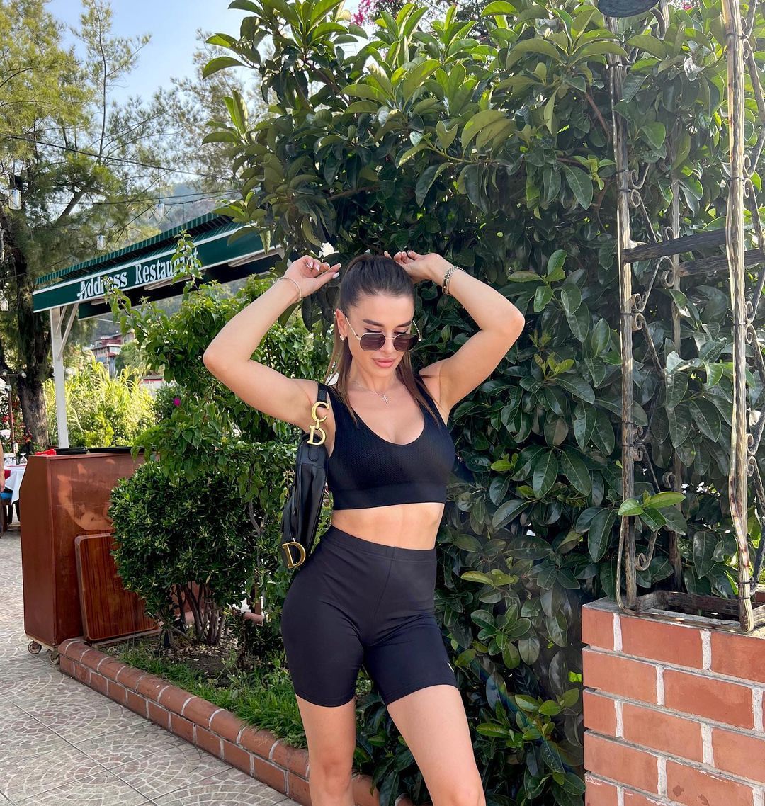 Жена Мурата Налчаджиоглу / © instagram.com/__l_i_l_i_a___