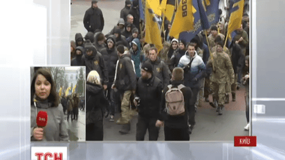 Бойцы "Азова" отправились маршем в изолятор СБУ