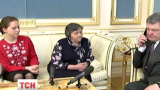Порошенко убедил Надежду Савченко прекратить сухую голодовку