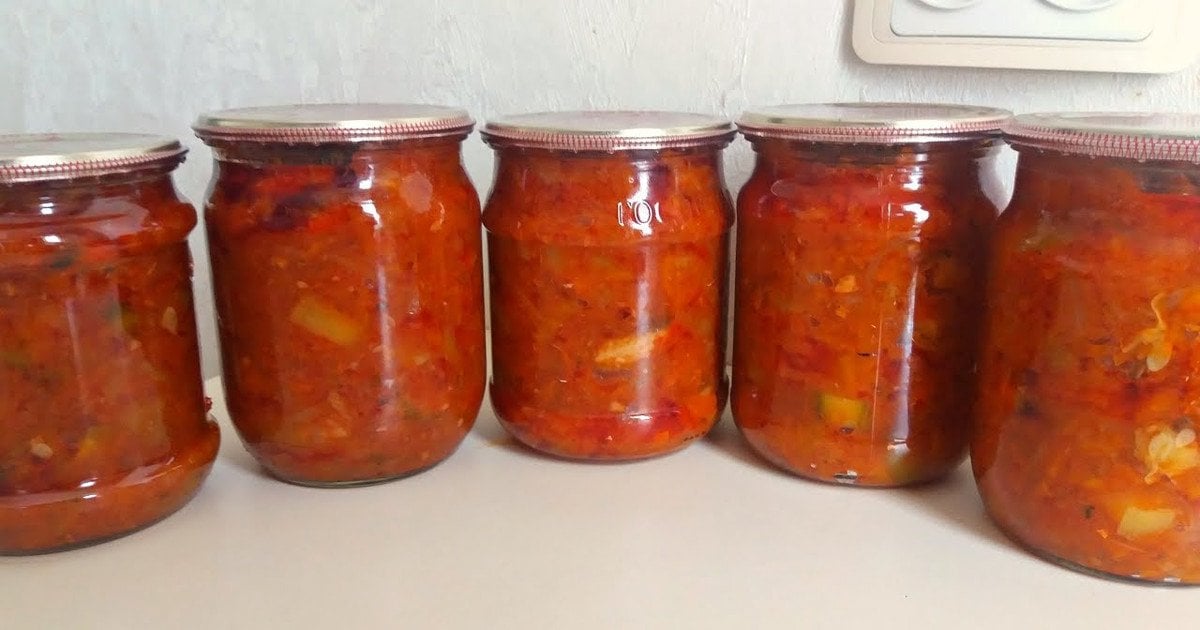 Салат з кабачками та рибною консервою