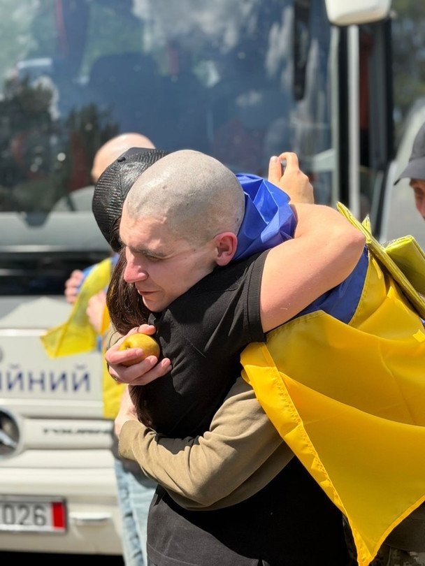 Україна та Росія провели новий великий обмін полоненими: серед звільнених — захисники "Азовсталі"