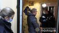 Бросил горшком для цветов и добил разводным ключом: в Киеве сын убил мать (фото)