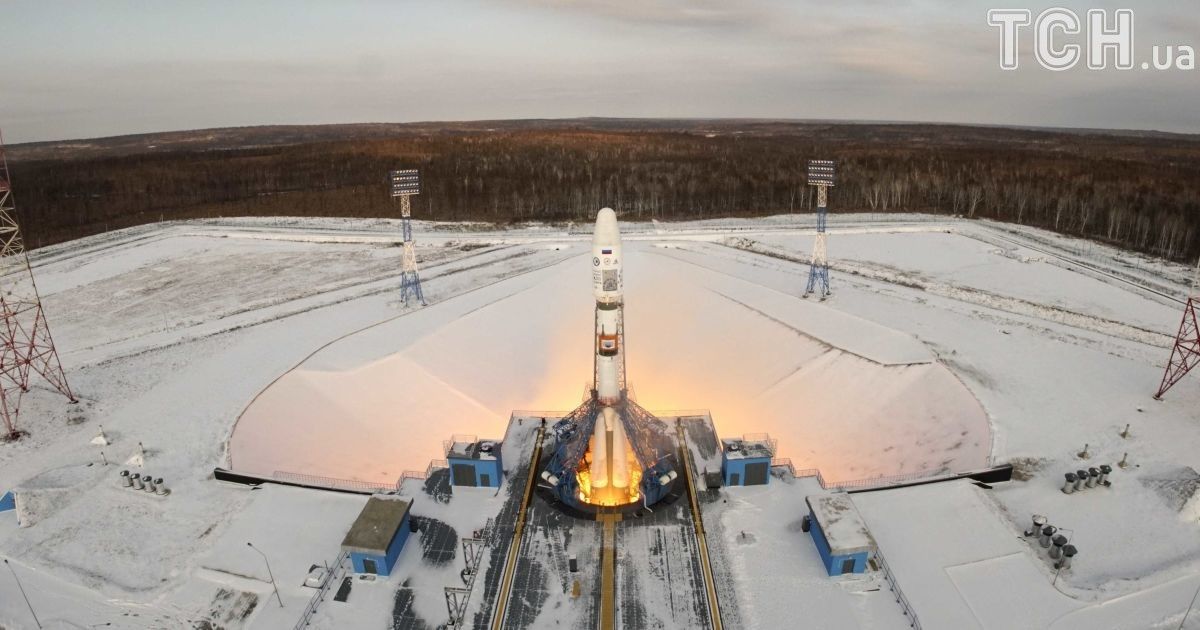 Затерянные в небе. После запуска в космос российской ракеты со спутником с ними пропала связь
