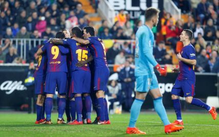 "Барселона" спаслась от поражения в гостях у "Валенсии"
