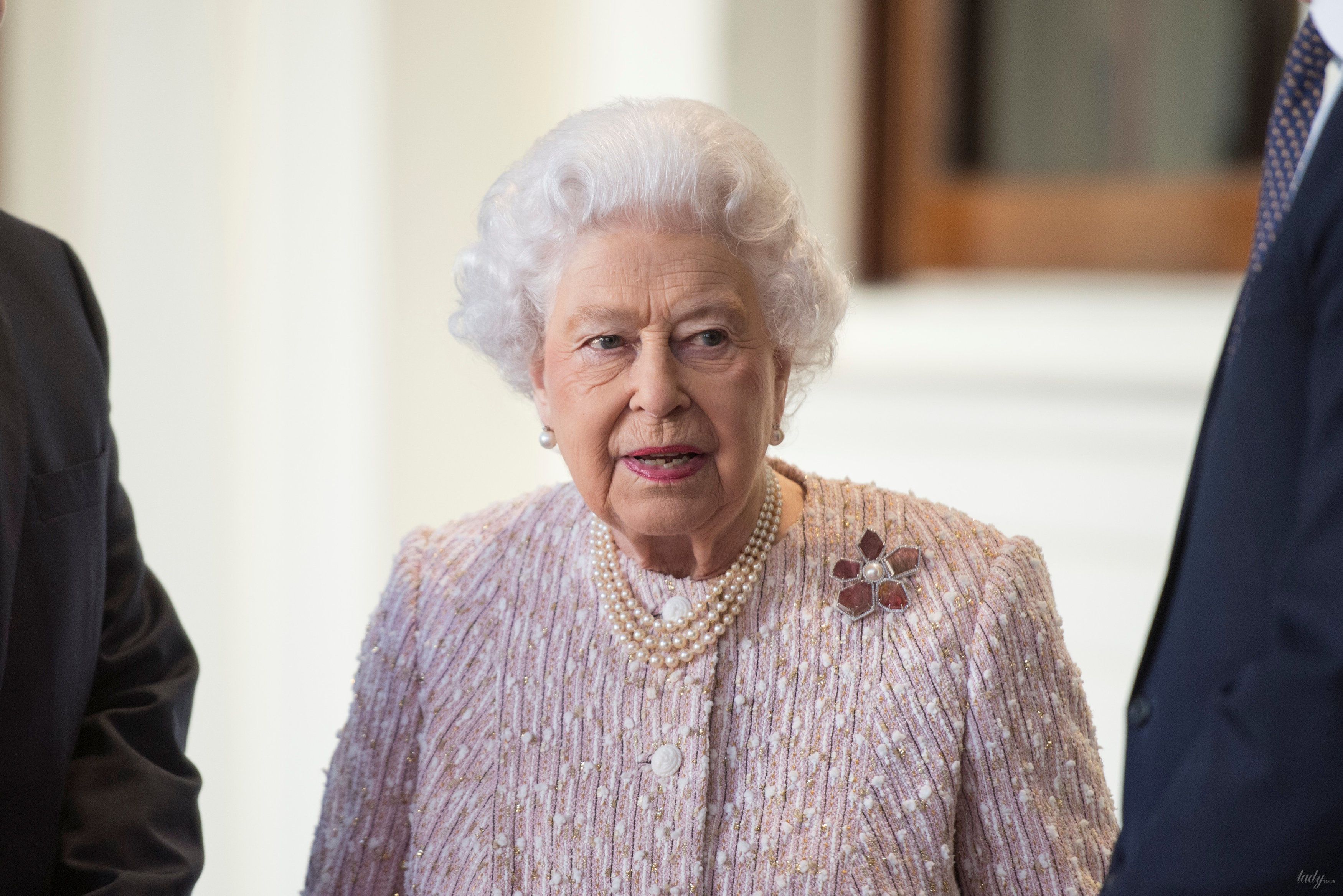 Двойник принца филиппа. Шляпки елизаветы 2. Наследник елизаветы 2. Королева англии 2022. Какие есть привычки у елизаветы 2.