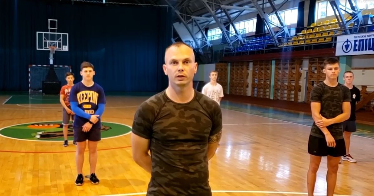 Приветствие по-чемпионски: украинские фристайлисты показали "огненное" упражнение к Олимпийскому дню-2020