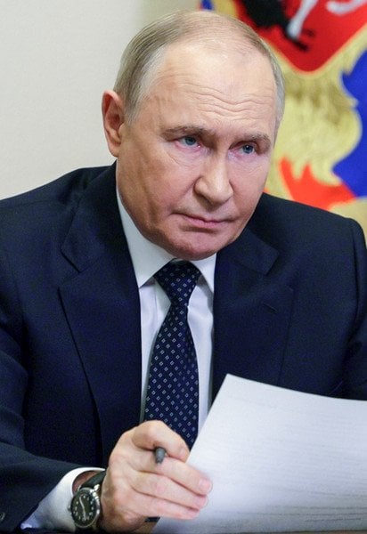 Диктатор Путін