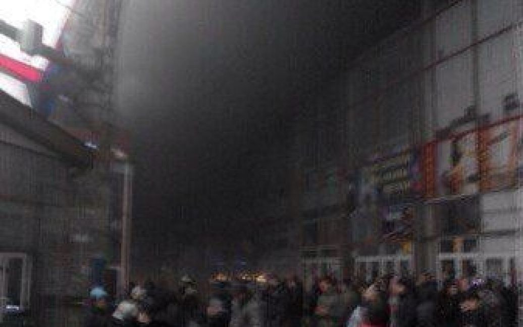 Пожежа на ринку "Барабашове" в Харкові / © Ukrainian Mistress / Twitter