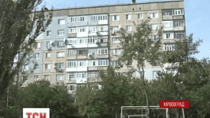 В Кировограде неизвестный мужчина каждую ночь грабил подъемники в разных домах