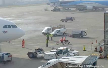 В Кельне эвакуировали аэропорт из-за неизвестных людей на взлетной полосе