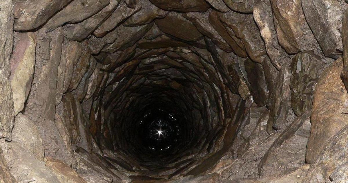 В Ровенской области женщина прыгнула в колодец, пытаясь покончить с собой