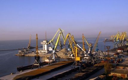 Порт в Мариуполе перешел на четырехдневный режим из-за российской агрессии в Азовском море