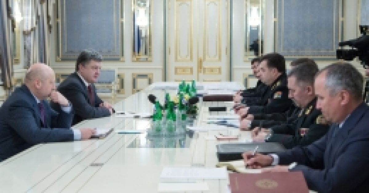Порошенко радиться з силовиками