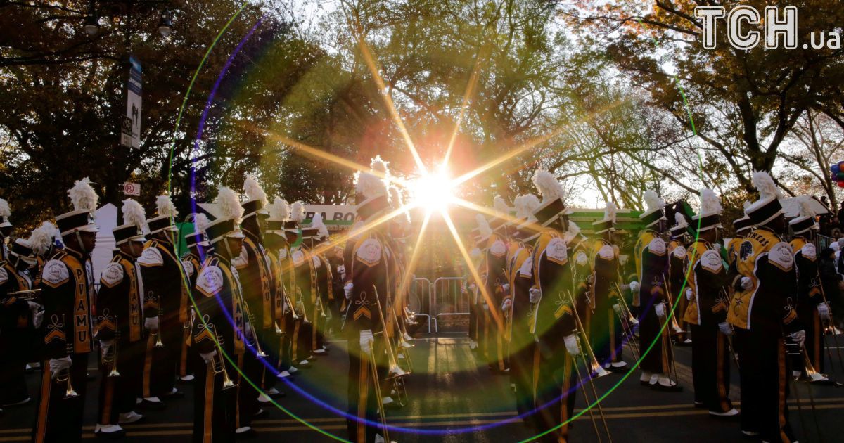 Диснеевские герои, мисс Америка и рэп-звезда: как отшумел парад ко Дню благодарения в Нью-Йорке