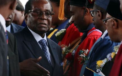 Мугабе согласился подать в отставку с поста президента Зимбабве, у него есть меньше 24 часов – Reuters