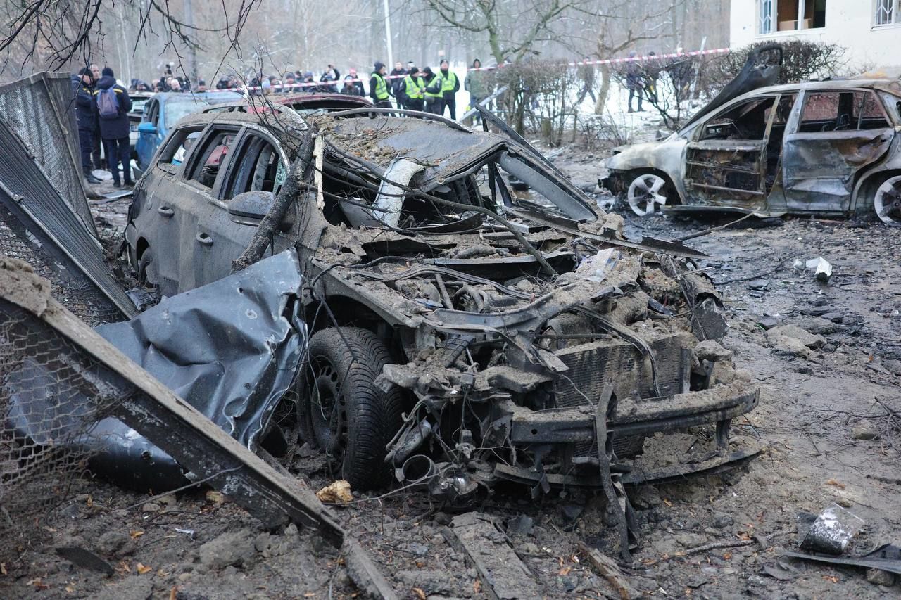 Руйнування в Києві внаслідок ракетної атаки 13 грудня / © Віталій Кличко/Тelegram